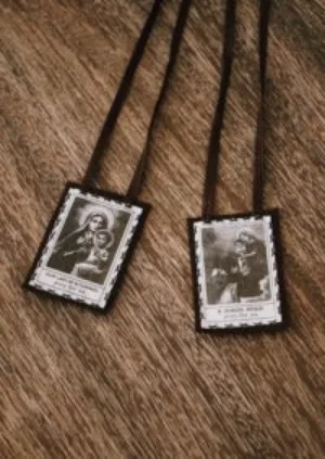 Large Scapular